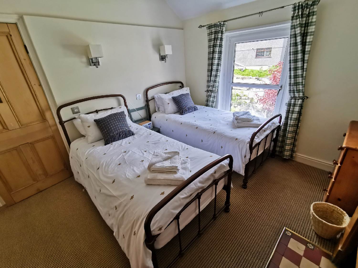Pilton House Gower's Back Bedroom with its 2 x Single beds (this room sleeps 2 persons maximum)
